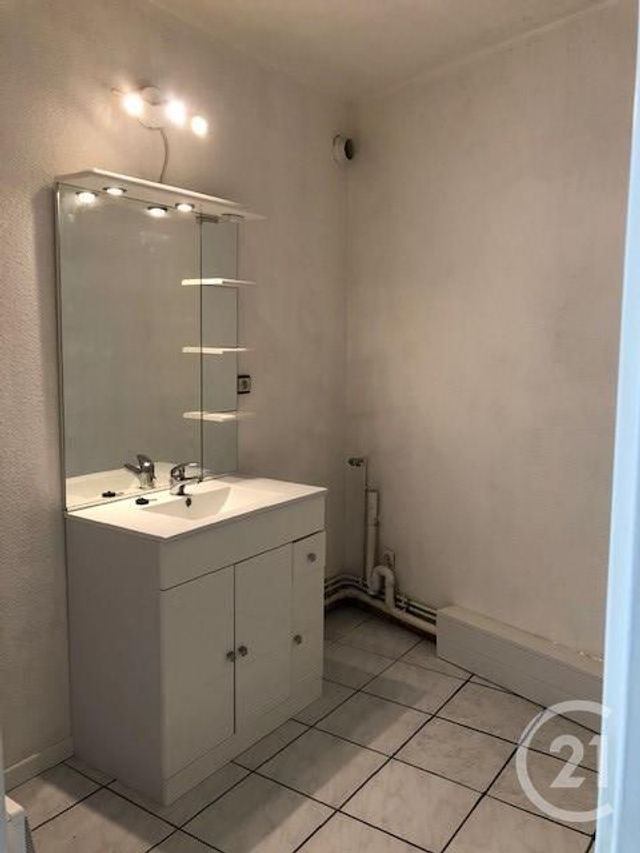 Appartement F2 à louer - 2 pièces - 42.0 m2 - CARCASSONNE - 11 - LANGUEDOC-ROUSSILLON - Century 21 Immo Conseil 11 Appartement F2 à louer - 2 pièces - 42.0 m2 - CARCASSONNE - 11 - LANGUEDOC-ROUSSILLON - Century 21 Immo Conseil 11