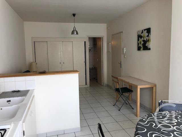 Afficher la photo en grand Studio à louer - 1 pièce - 21.66 m2 - CARCASSONNE - 11 - LANGUEDOC-ROUSSILLON - Century 21 Immo Conseil 11