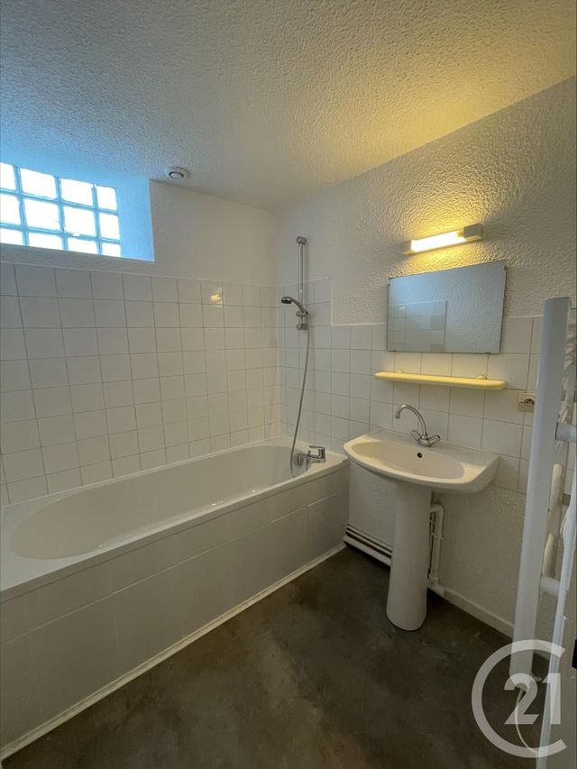 Afficher la photo en grand Appartement F3 à louer - 3 pièces - 52.16 m2 - CARCASSONNE - 11 - LANGUEDOC-ROUSSILLON - Century 21 Immo Conseil 11