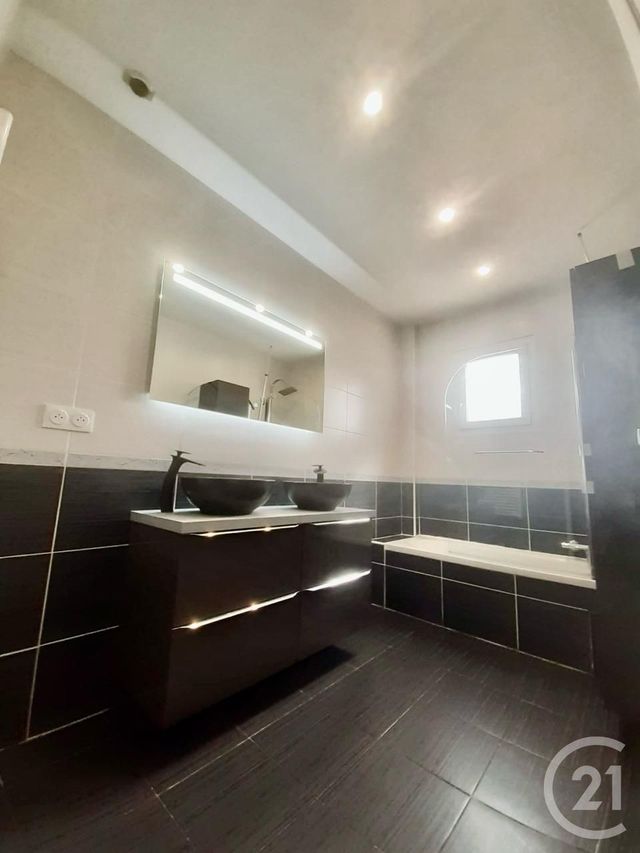 maison à louer - 4 pièces - 119.0 m2 - VILLEMOUSTAUSSOU - 11 - LANGUEDOC-ROUSSILLON - Century 21 Immo Conseil 11