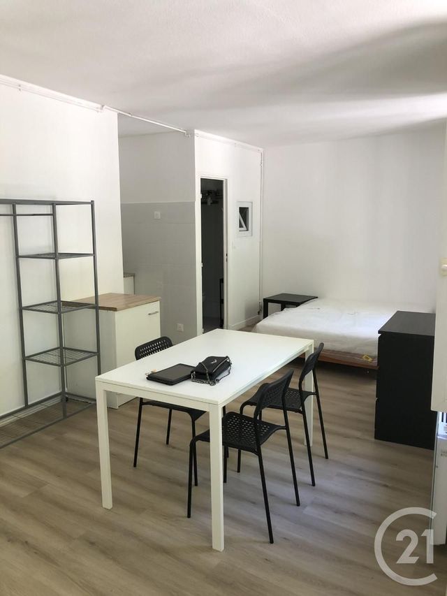 Appartement Studio à louer - 1 pièce - 25.0 m2 - CARCASSONNE - 11 - LANGUEDOC-ROUSSILLON - Century 21 Immo Conseil 11