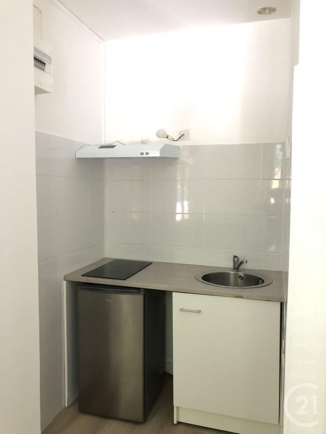 Appartement Studio à louer - 1 pièce - 25.0 m2 - CARCASSONNE - 11 - LANGUEDOC-ROUSSILLON - Century 21 Immo Conseil 11