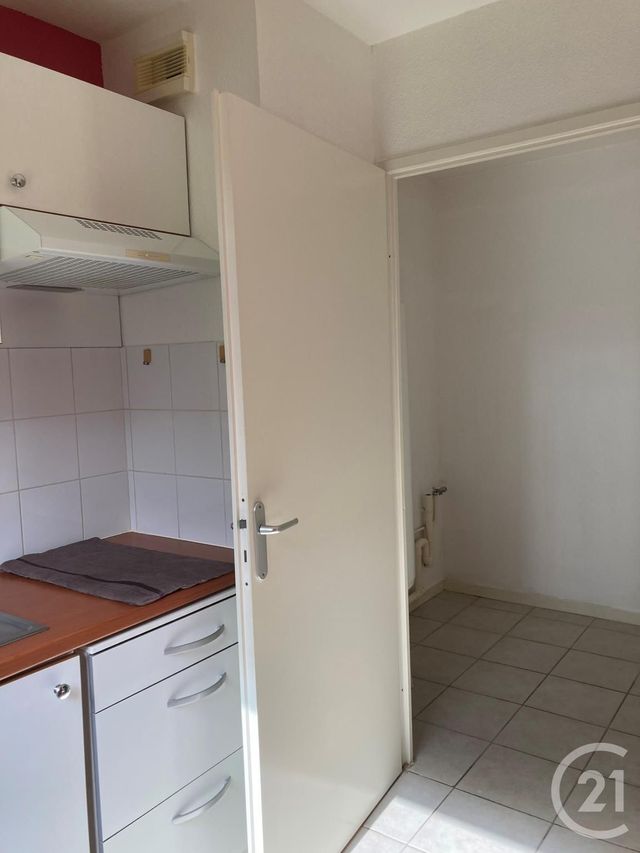 Appartement F2 à louer - 2 pièces - 47.5 m2 - CARCASSONNE - 11 - LANGUEDOC-ROUSSILLON - Century 21 Immo Conseil 11