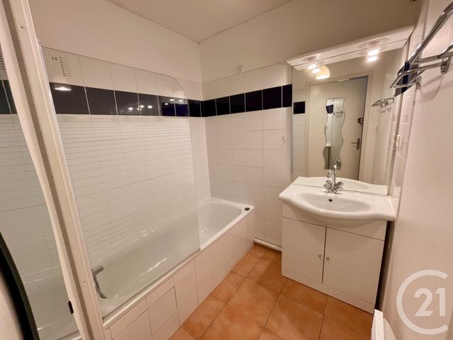 Appartement T2 à louer - 2 pièces - 46.0 m2 - CARCASSONNE - 11 - LANGUEDOC-ROUSSILLON - Century 21 Immo Conseil 11